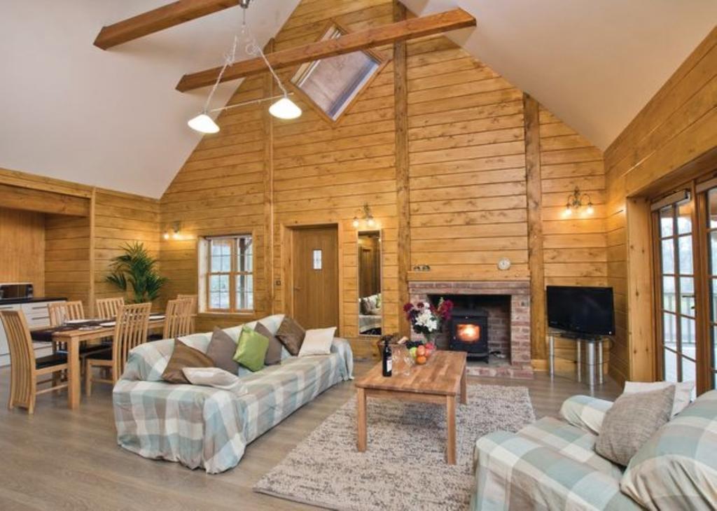 Redbrick Lodges Clipstone Bagian luar foto